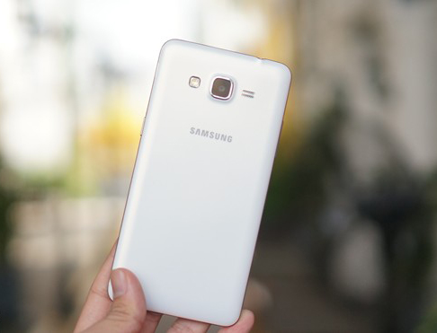 [Trên tay] Samsung Galaxy Grand Prime - Smartphone chuyên chụp 'tự sướng', giá dự kiến khoảng 5 triệu đồng